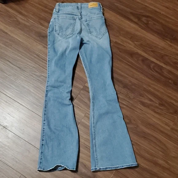 Hollister High Rise Flare Jeans - Picture 4 of 6